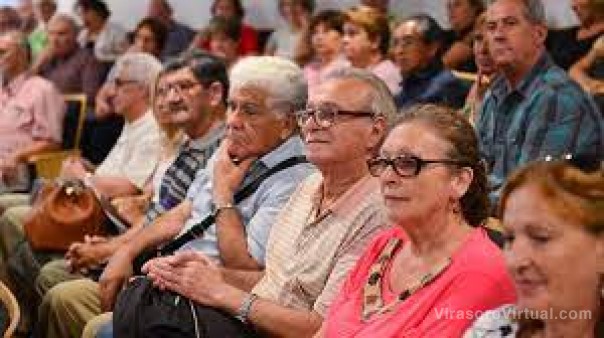 Bono para jubilados: cómo es el extra que analiza pagar el Gobierno en marzo