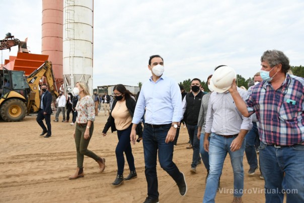 Valdés redobló su compromiso de generar trabajo y construir viviendas, un hospital y mejoramiento urbano