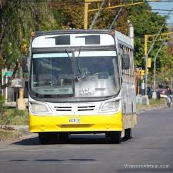 Llegaron a un acuerdo salarial y se levantó el paro de choferes de colectivos