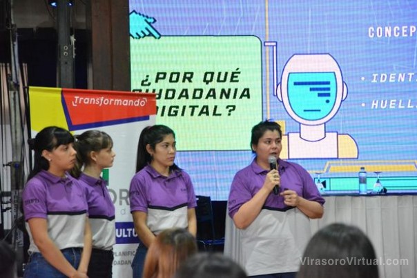 Alumnos del Profesorado de Informática del ISFD Virasoro expusieron sus saberes en la Feria del Libro 2023