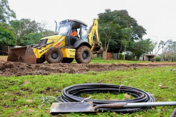 ¡Avanzan con la conexión de agua potable en un sector del Barrio Ita-Cuá!