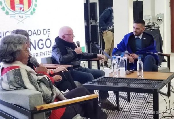 Conversatorio “Noche de relatos”