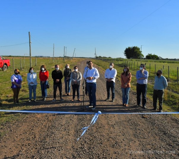 Valdés inauguró 4,5km de ripio, anunció extensión y formalizó construcción de comisaría y acceso a Pago de los Deseos
