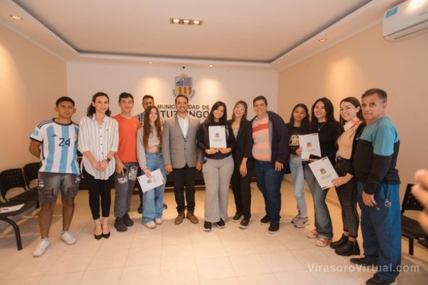 Firma de convenio para los preparativos de la Estudiantina 2023