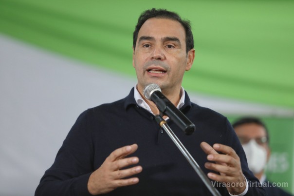 En Garaví, Valdés firmó convenios de infraestructura y entregó bienes a emprendedores