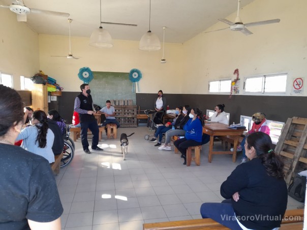 Desarrollo Social capacita y entrega semillas