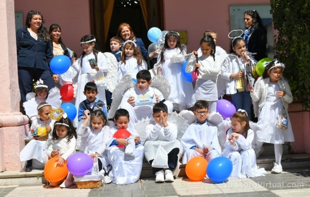 Alumnos del Instituto Nueva Escuela renovaron la tradición de “Ángeles Somos” en Casa de Gobierno