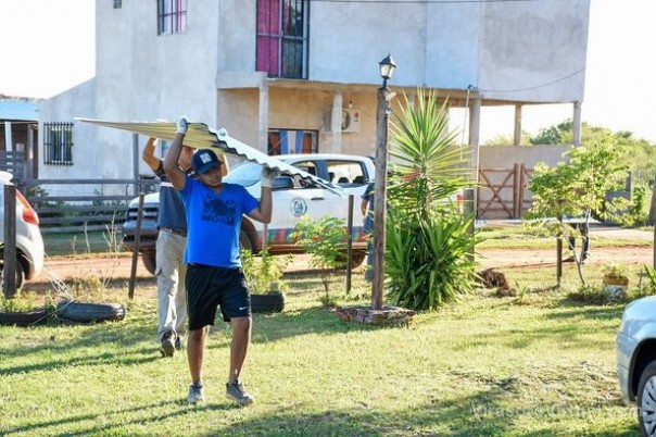 Continuan brindando asistencia a las familias que sufrieron pérdidas en sus viviendas a causa del temporal