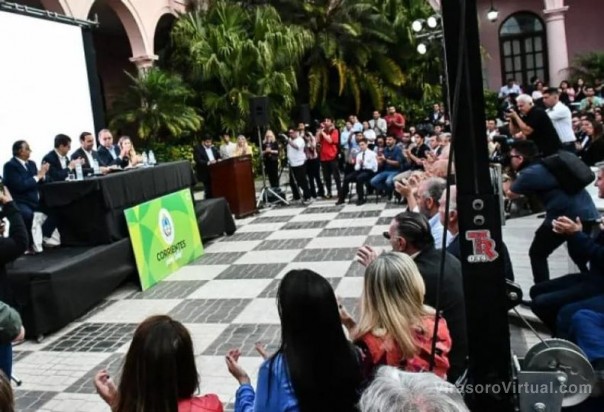 Virasoro presente en la firma del Pacto Correntino