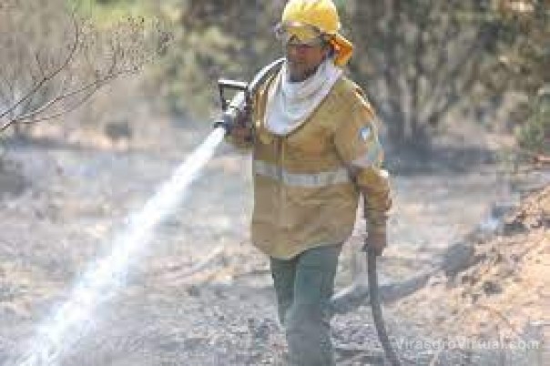 Los bomberos voluntarios pudieron comprar $120.000 en equipamiento gracias a las colectas
