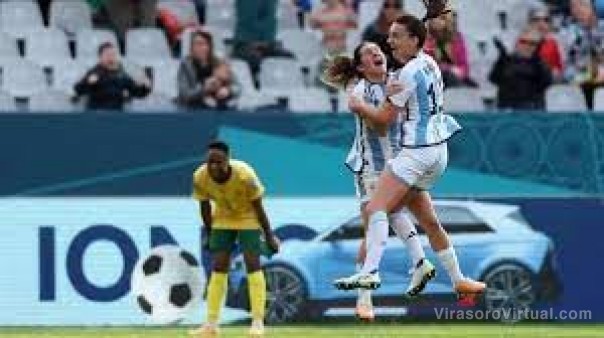 Argentina se despertó y rescató un importante empate ante Sudáfrica