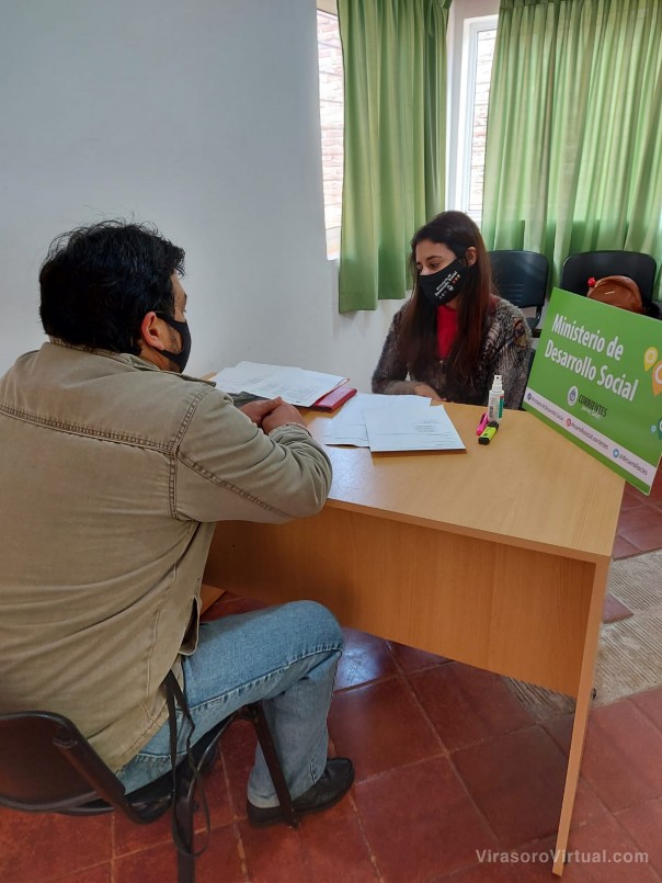 Familias de Colonia Liebig recibieron mobiliario para sus viviendas