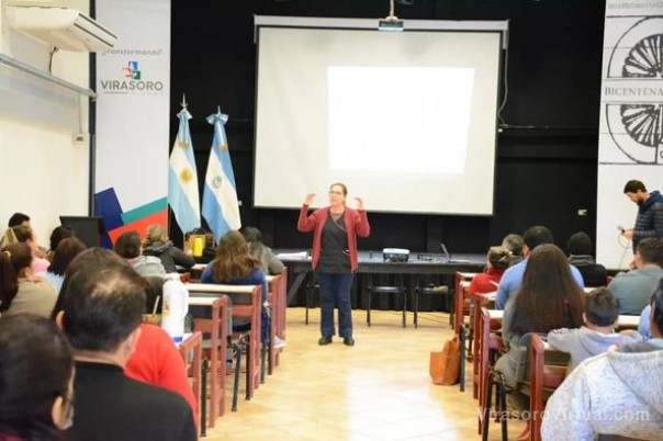Ayer se realizo un nuevo curso de manipulación de alimentos en Casa del Bicentenario