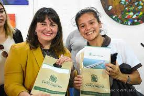 Yacyretá estuvo presente en la Feria del Libro de Paso de los Libres