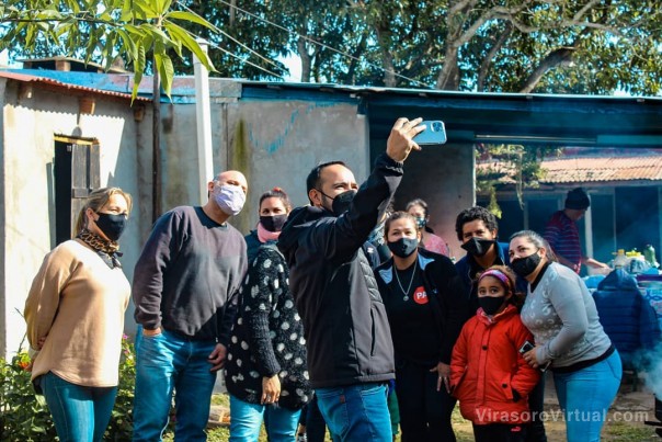 Juan Pablo Valdés visito a vecinos