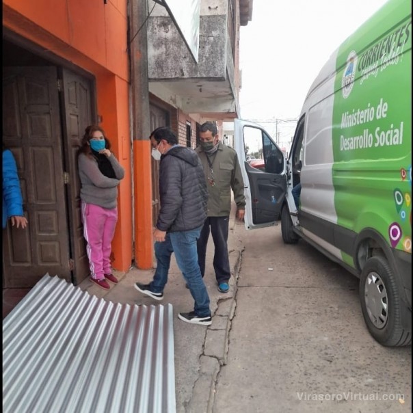 Se entregaron recursos a una familia afectada por un incendio