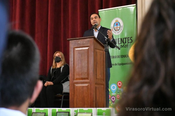 En Esquina, Valdés inauguró las refacciones de una escuela emblemática