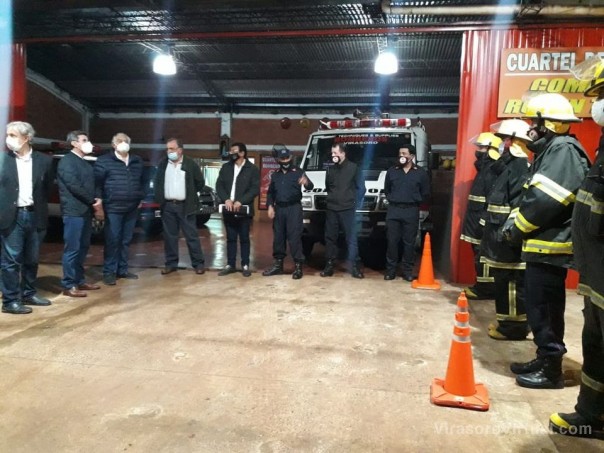 Visita de autoridades provinciales al Cuartel de Bomberos