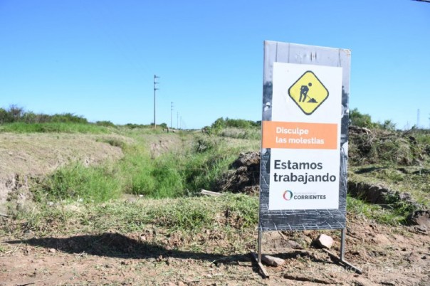 La Municipalidad realiza el mantenimiento de canales en las 550 viviendas del barrio Pirayuí