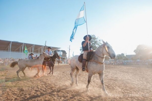 Postales de lo que fue el Festival del Jinete y el Reservado en su 2° edición,