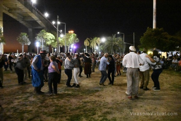 Chamamé, feria de artesanías y deportes playeros para disfrutar en la ciudad