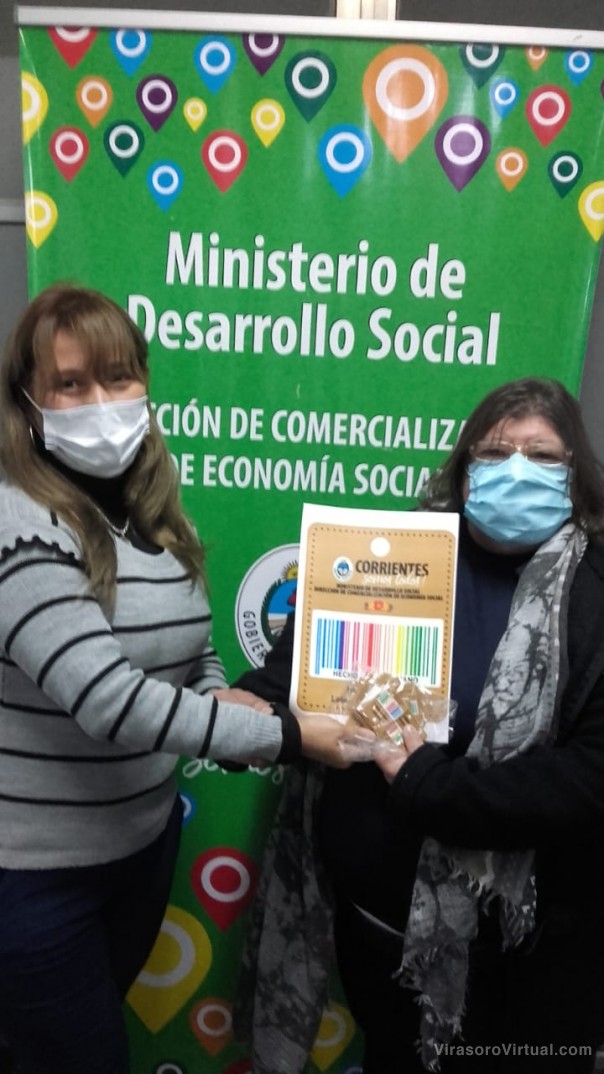 Desarrollo Social continúa con la entrega de posnet, logos y etiquetas a emprendedores