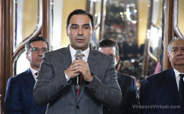 Con la jura de cinco ministros, Valdés completó su Gabinete: se incorporaron Gabur y Gómez