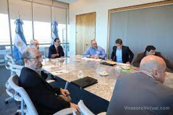 Valdés analiza los números para remitir el Presupuesto 2023 a la Legislatura