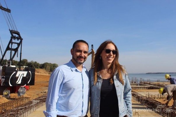 Acompañado por la Diputada María Eugenia Vidal y el Gobernador Gustavo Valdés,