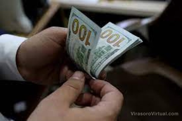 Dólar: cae el blue y se alejó un poco de su récord histórico