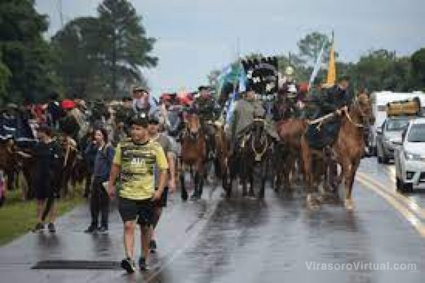 Llegaron a Itatí 120.000 peregrinos y jinetes y esperan 80 colectivos de Buenos Aires