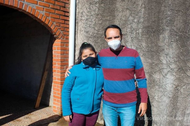 Juan Pablo Valdes visito el Barrio 70 viviendas