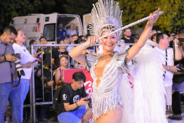 Imperio Bahiano e Ita Pucú de Mercedes llegan a los Carnavales Barriales en el Juan de Vera