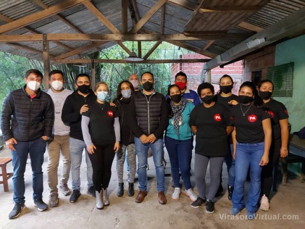 Juan pablo Valdes y su equipo en el barrio Tabay