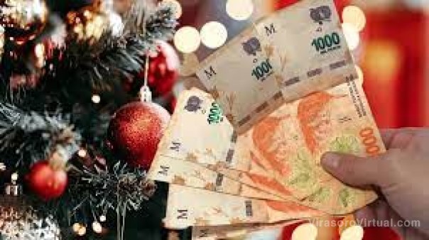 El Gobierno alista un bono navideño y un aumento salarial para los estatales