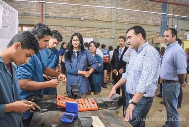 Al entrar a la Escuela Técnica de Santo Tomé ven producción, desarrollo y compromiso