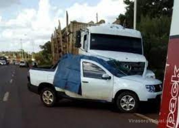 Virasoro : Murió un conductor tras el choque entre un camión y una camioneta