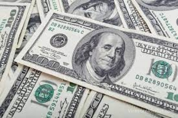 El blue bajó por tercer día, pero trepó $24 en noviembre