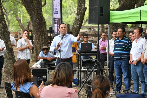 En Mercedes, Valdés reafirmó que "el campo de Corrientes no va a pagar un peso de impuestos en 2022"