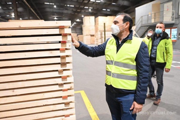 En Rumania, Valdés analizó políticas públicas y de responsabilidad social empresaria