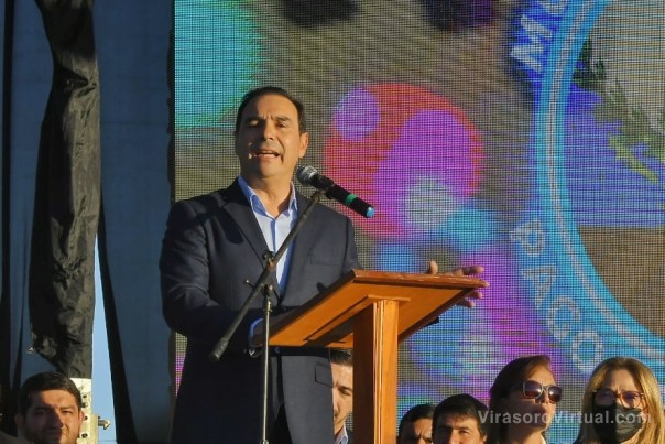 Valdés acompañó al pueblo de Pago de los Deseos en el décimo aniversario de su municipalización