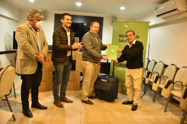 Cardozo entregó equipamiento a hospitales de la capital y del interior