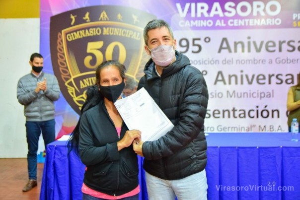 Barrio Esperanza: 70 familias recibieron los títulos de sus terrenos