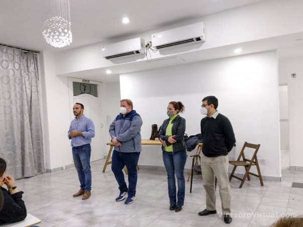 Juan Pablo Valdés y equipo se reunieron con los comerciante para escuchar sus inquietudes