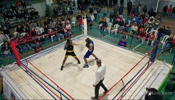 El viernes por la noche, se llevó a cabo la segunda "Velada Boxística"  del año, en el Polideportivo Municipal.
