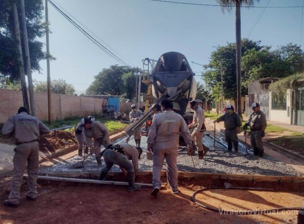 Comenzó la pavimentación de Lavalle y Milán para dar una salida más al barrio 17 de Agosto