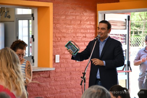 Valdés inauguró el jardín de la Escuela Nº 13 en Capital, y anunció un Secundario