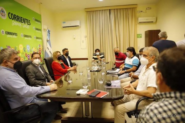La ministra de Educación convocó a los Gremios docentes para la reunión de la Mesa de Gestión