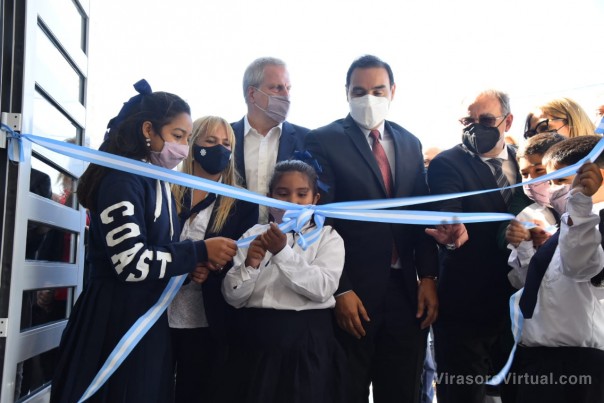 Valdés y el ministro Perczyk inauguraron una Escuela y un Jardín de Infantes en Santa Catalina