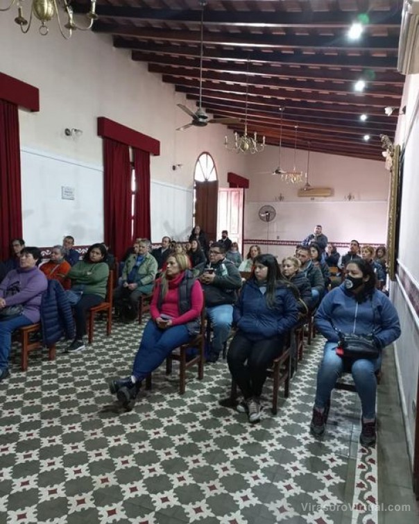 "Emprendedores hacia adelante"